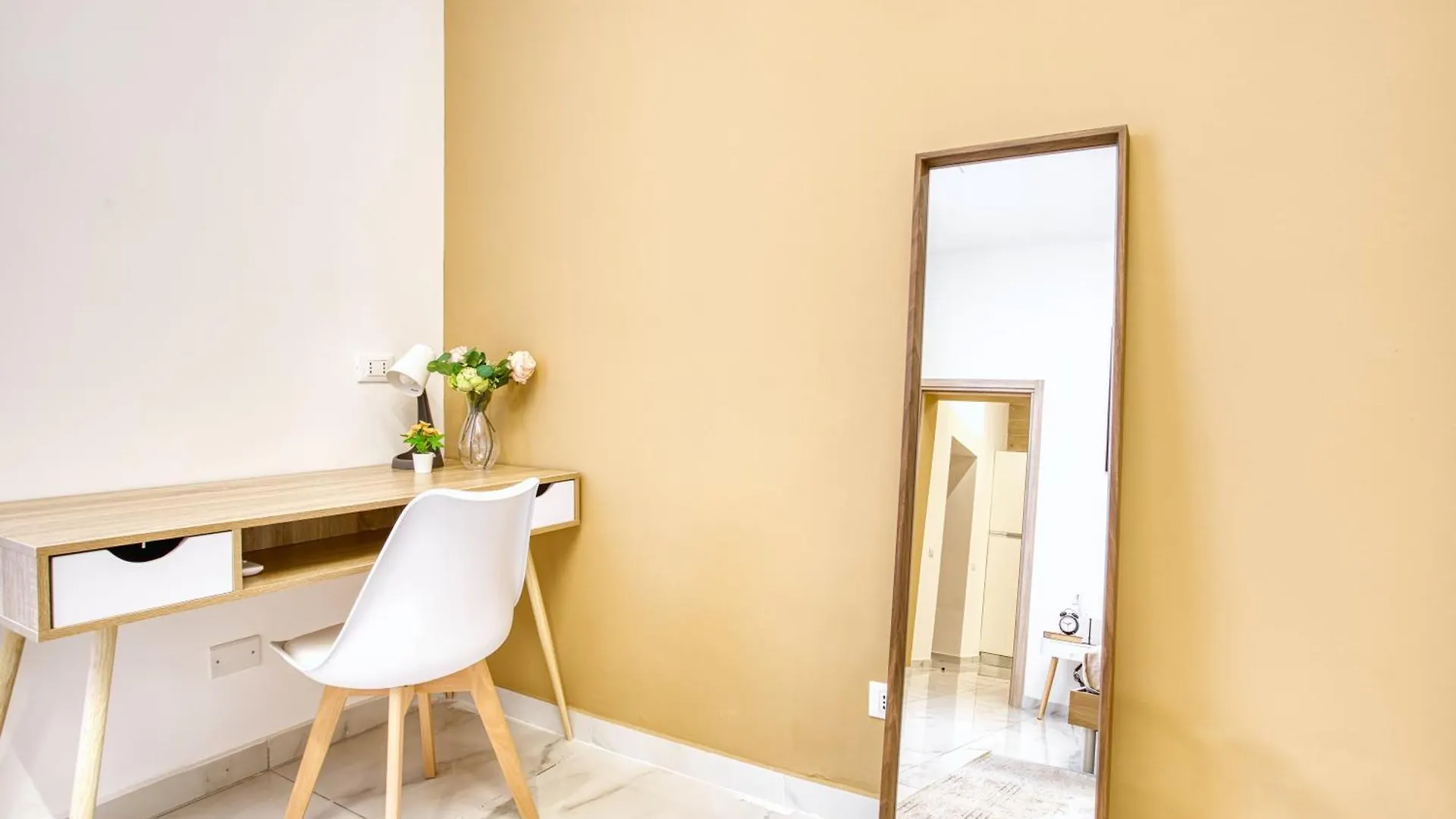 Sarpi56; New 2 Bd Apartment In Sempione District Mediolan